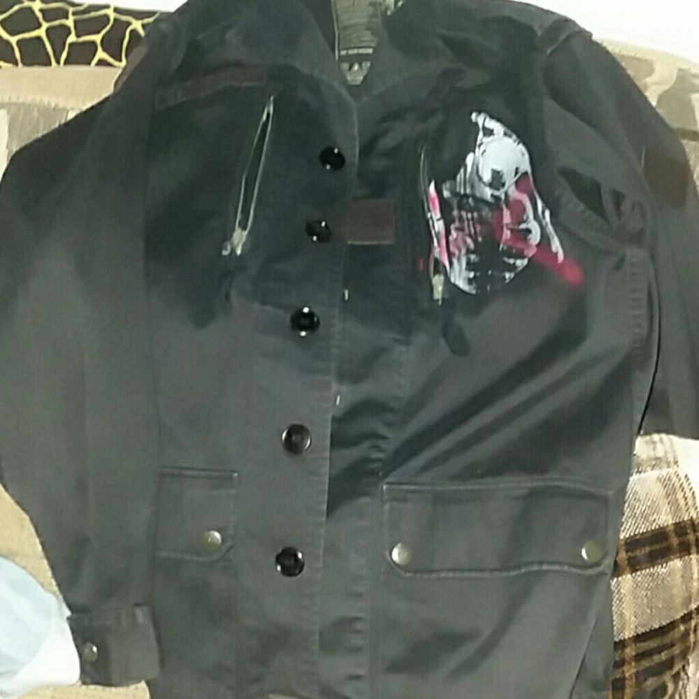 Black jacket with designs-mens small?